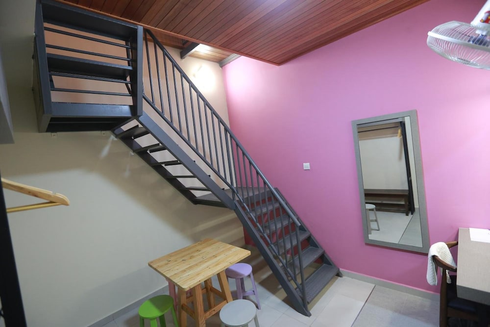 Pantai Regal Hotel 6/50