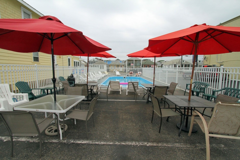 Dry Dock Motel 36/44
