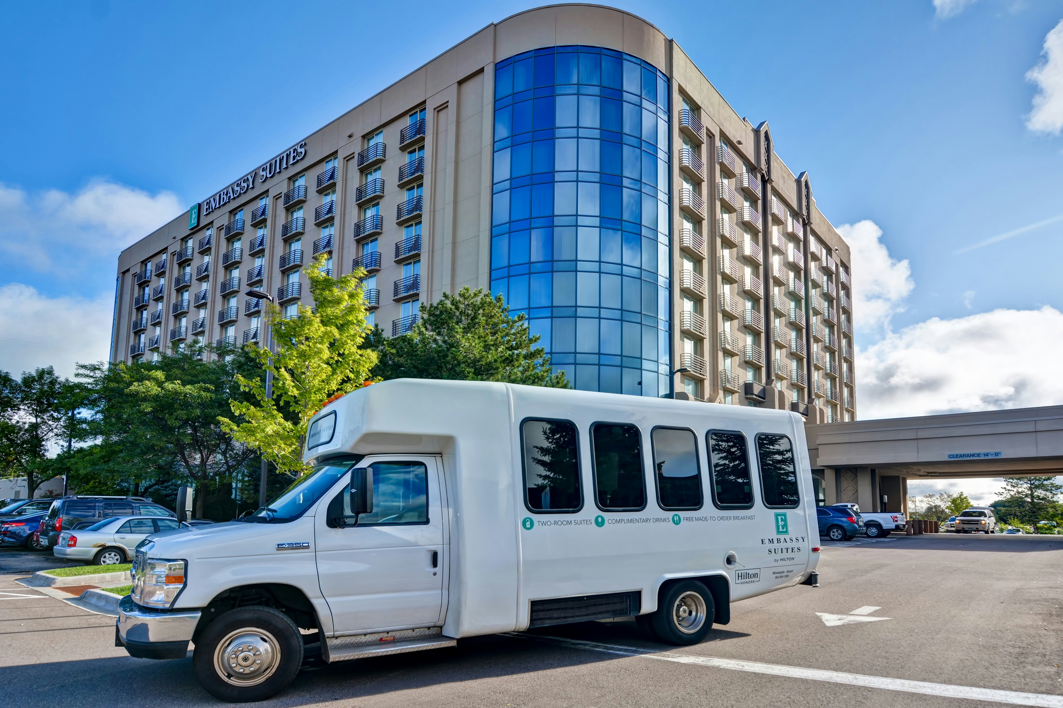Embassy Suites by Hilton Minneapolis Airport 55/57