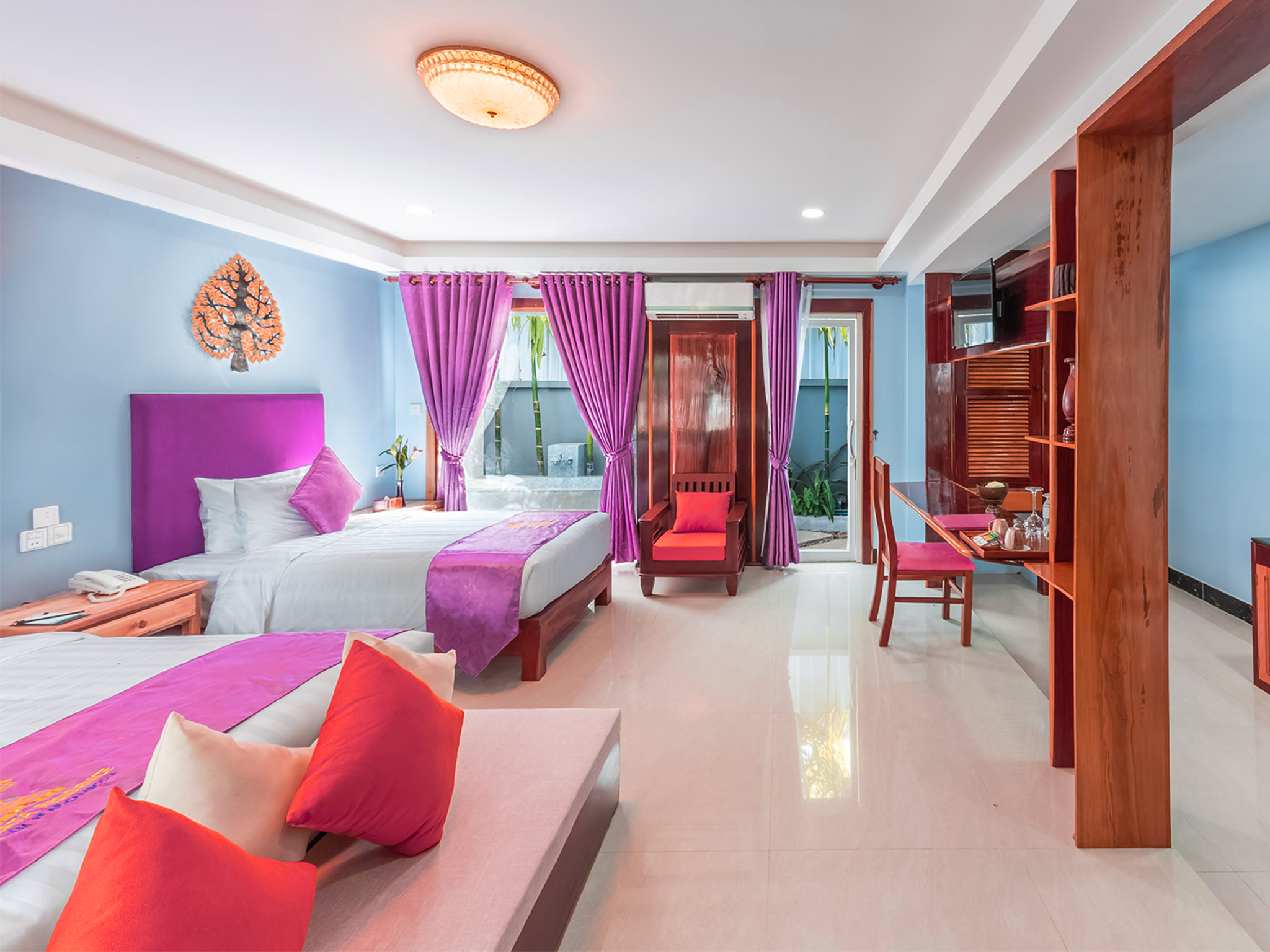 Premier, Suite, 1 King and 1 Single Beds, Pool Access