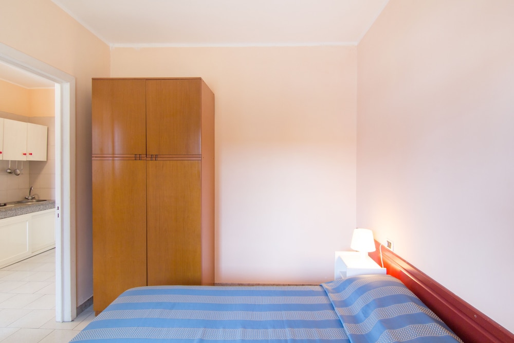 1 BEDROOM, APARTMENT