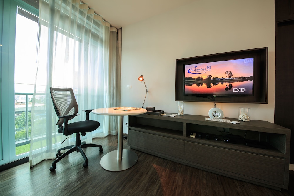 Civic Horizon Hotel Residence 39/49