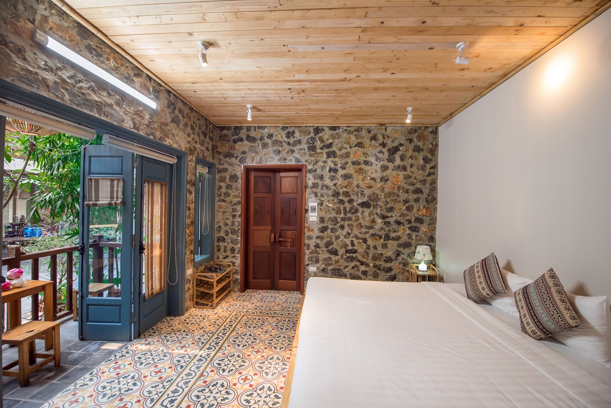 SUPERIOR, DOUBLE OR TWIN BED, GARDEN VIEW