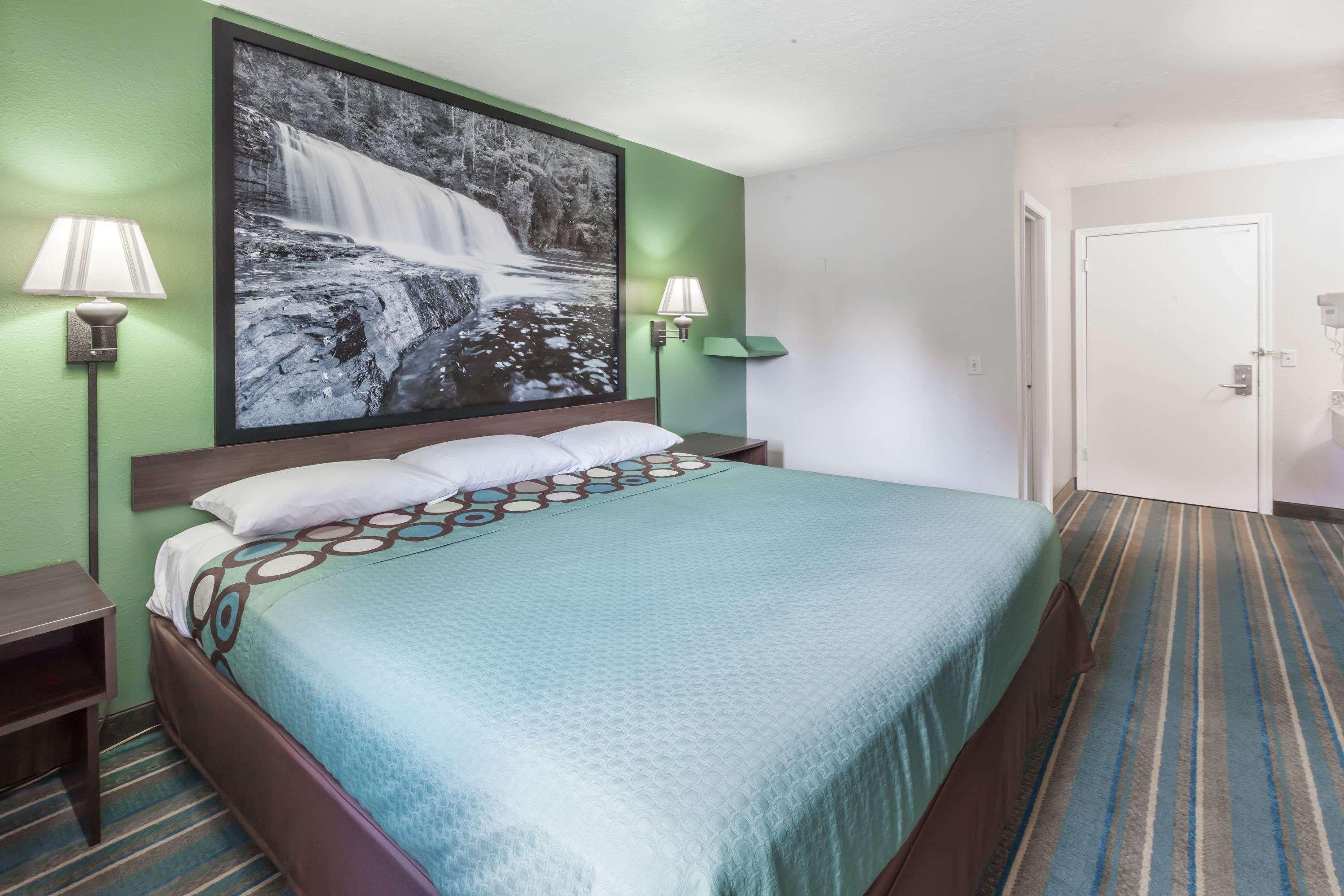 Super 8 By Wyndham Chickasha 15/28