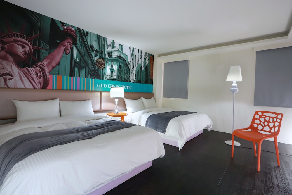 STANDARD, QUADRUPLE, 2 DOUBLE BEDS