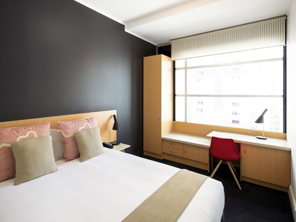 SUPERIOR, KING BED