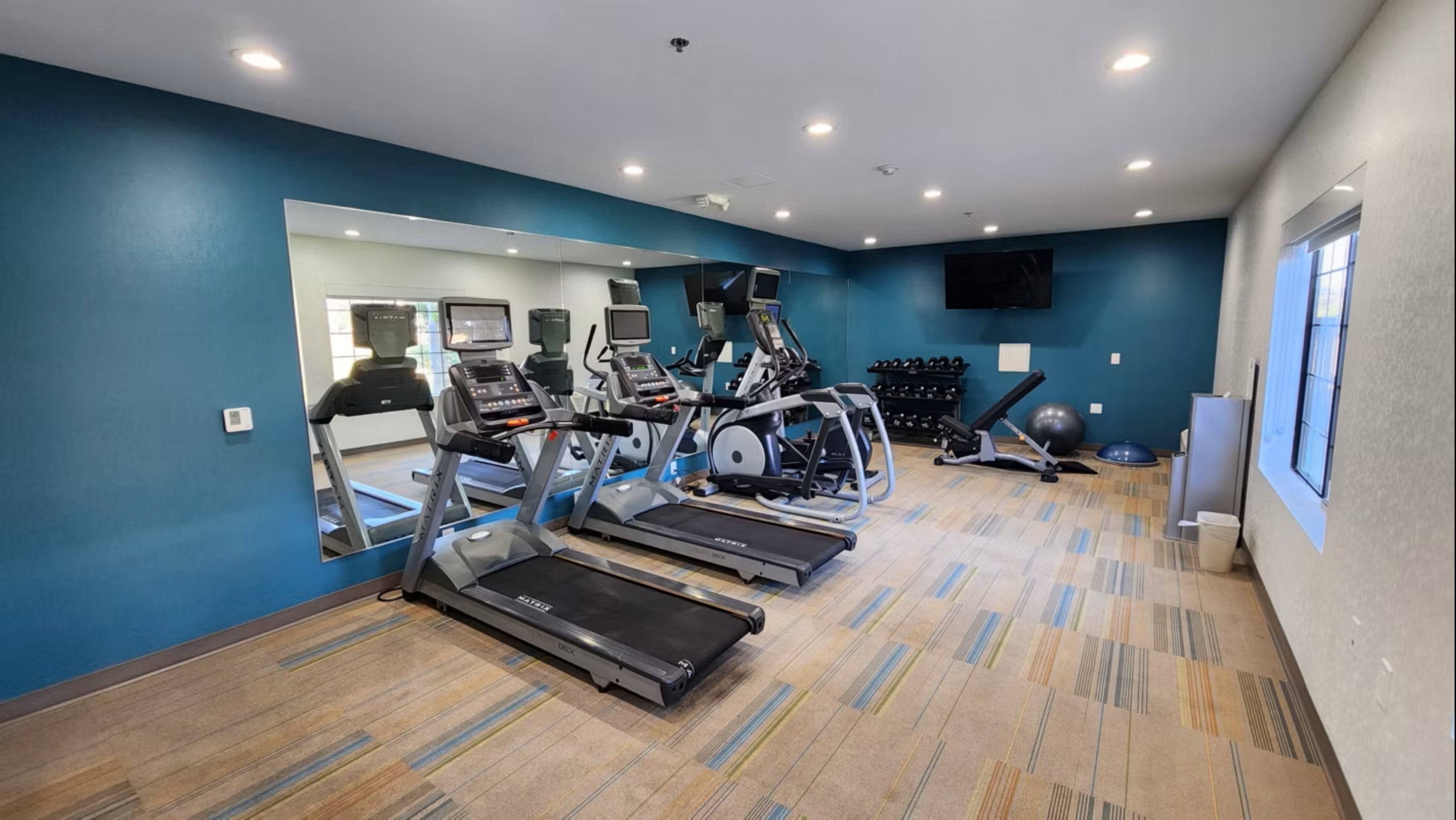 Holiday Inn Express Lompoc 16/32