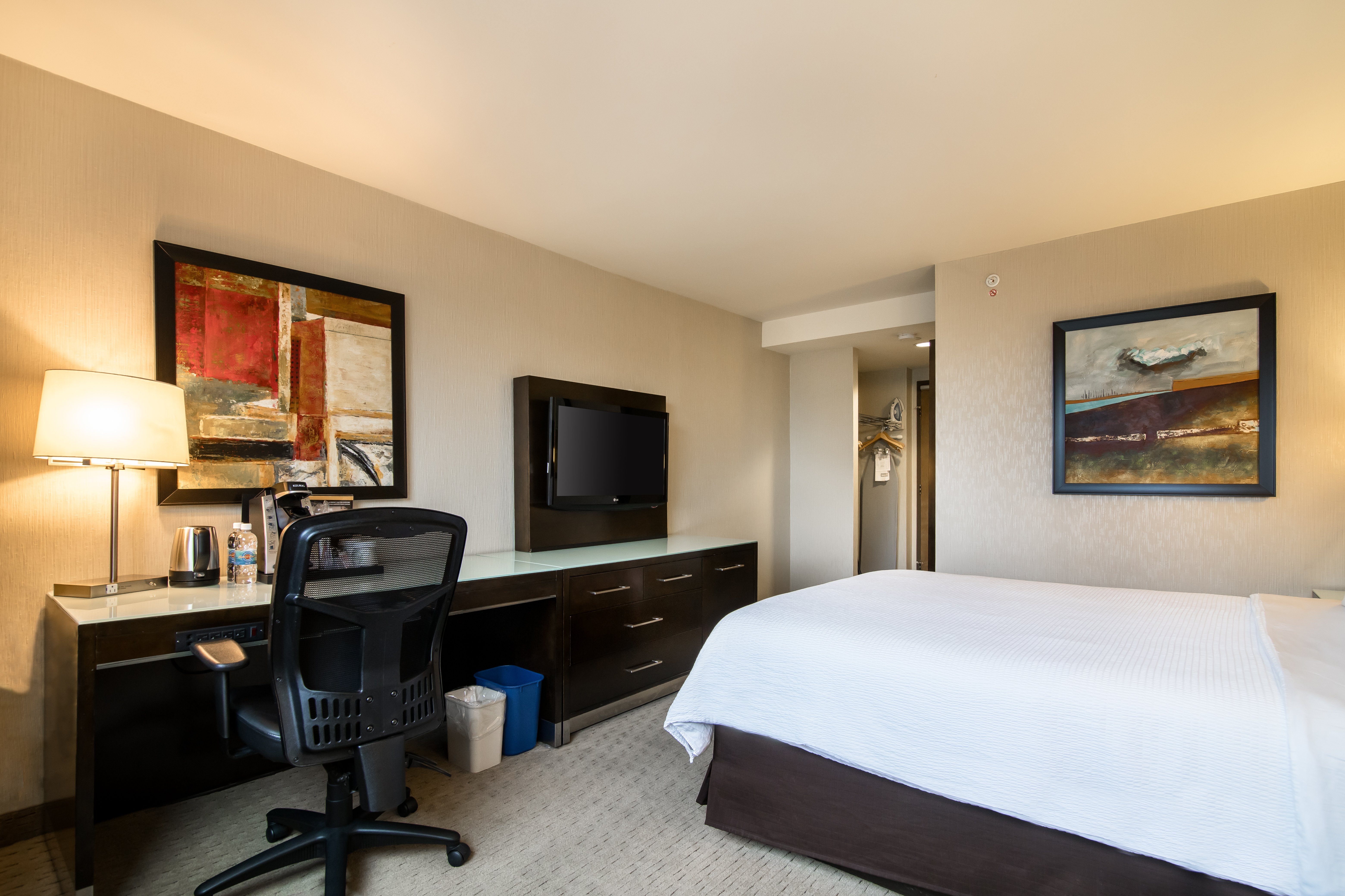 Holiday Inn Vancouver Centre 27/73