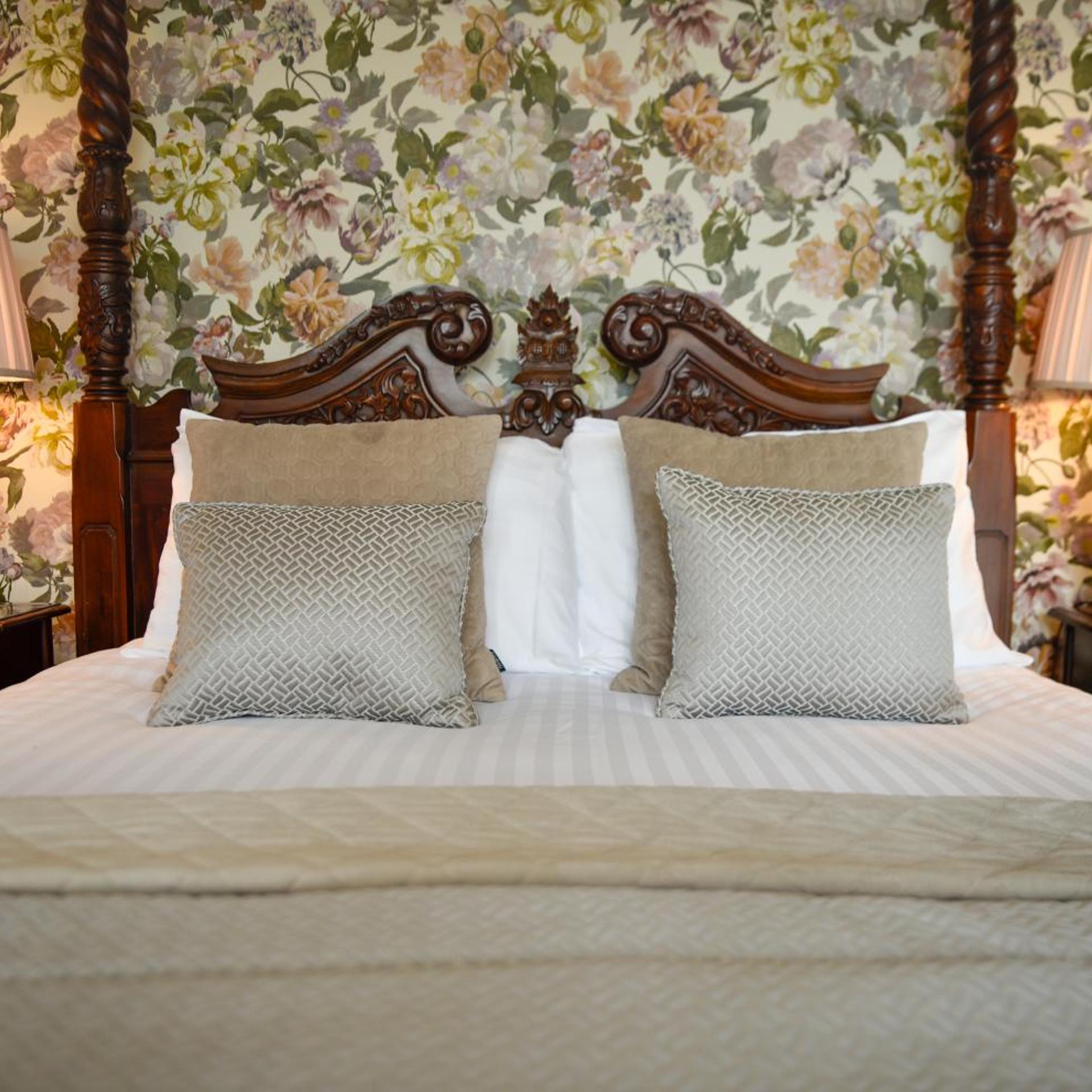 Glenesk Hotel 15/50