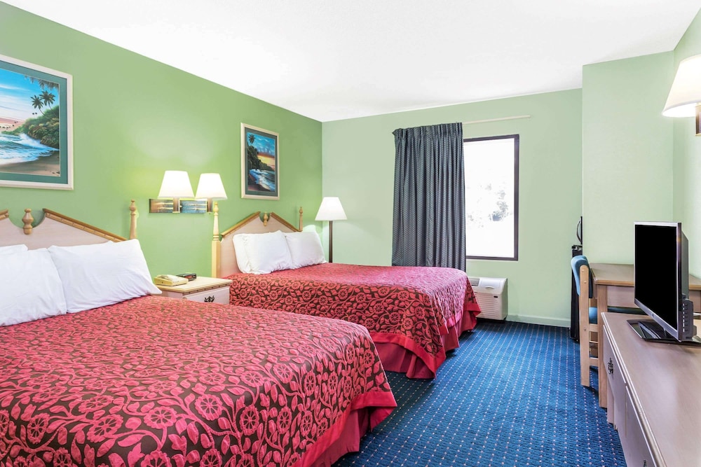 Days Inn By Wyndham Panama City/Callaway 11/26