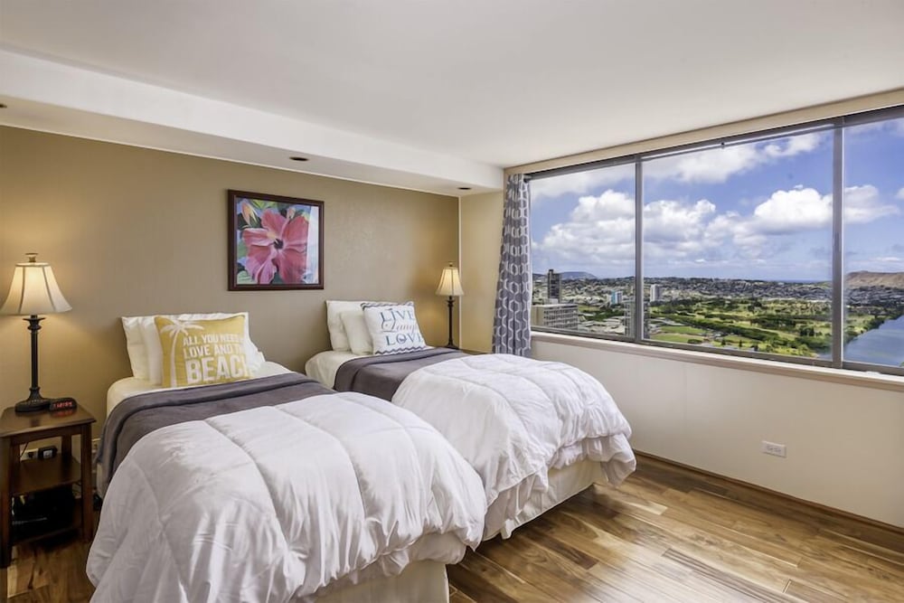 Waikiki Monarch Hotel 17/50