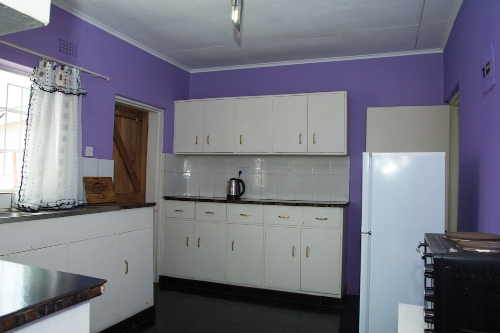 Spendwise Lodge And Apartments 2/50