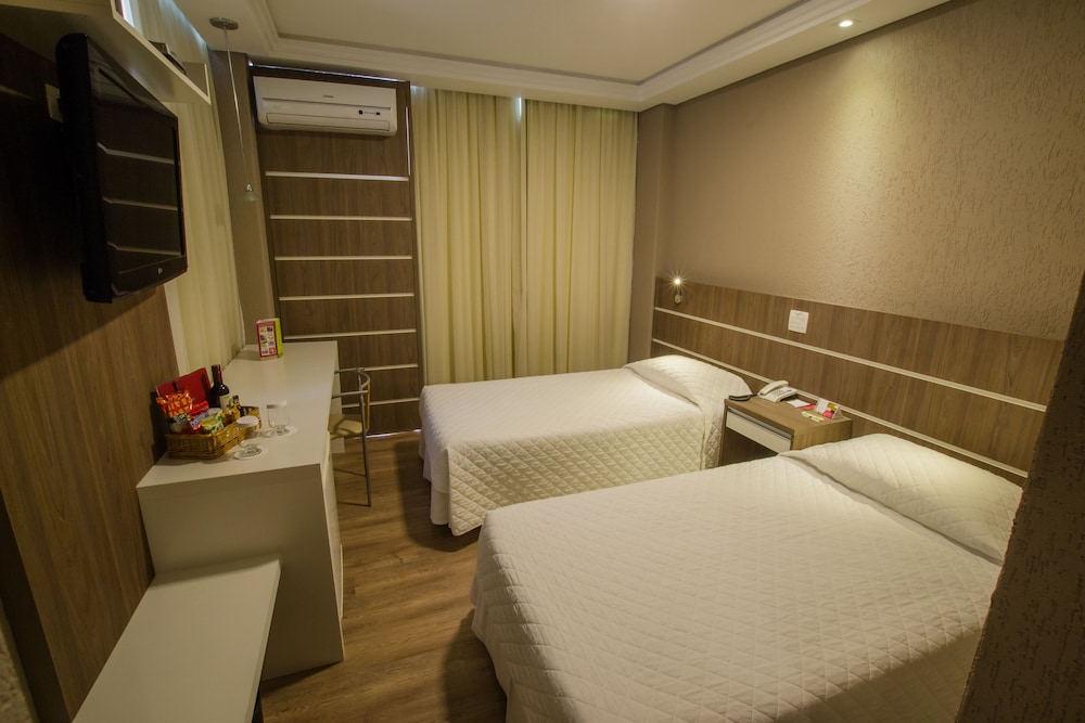 EXECUTIVE, TWIN BEDS