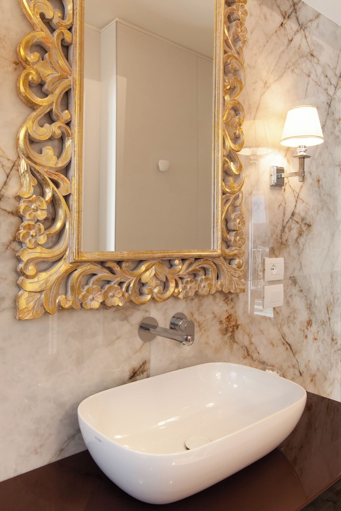Villa Francesca Relais 50/53