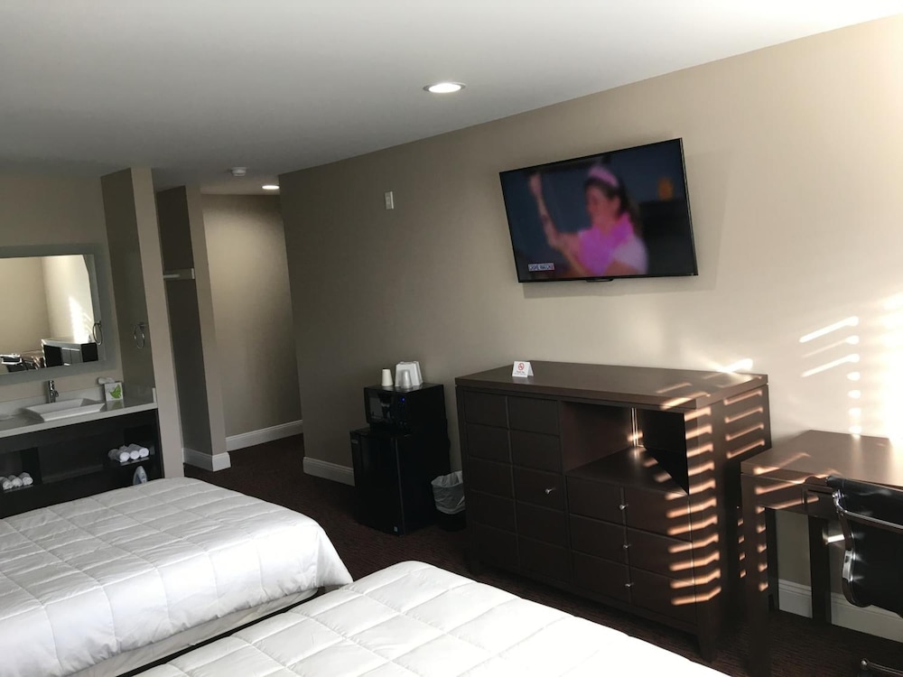 Vallejo Inn 10/27