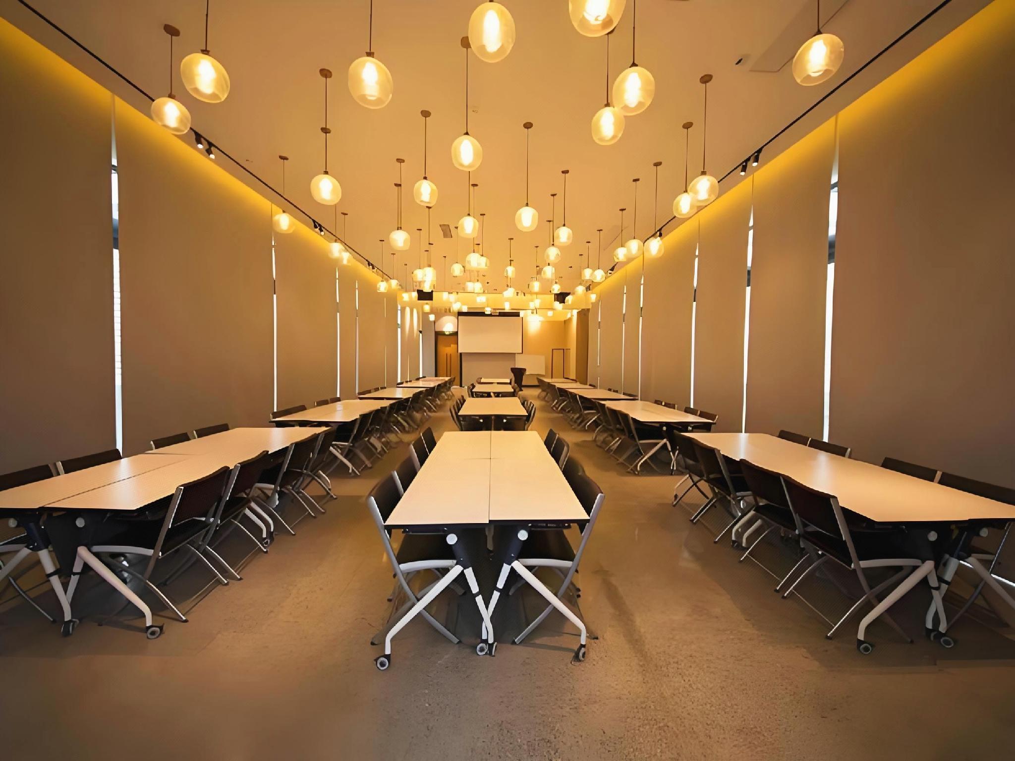 James Joyce Coffetel (Beijing Zhongguancun Renmin University Metro Station) 34/47