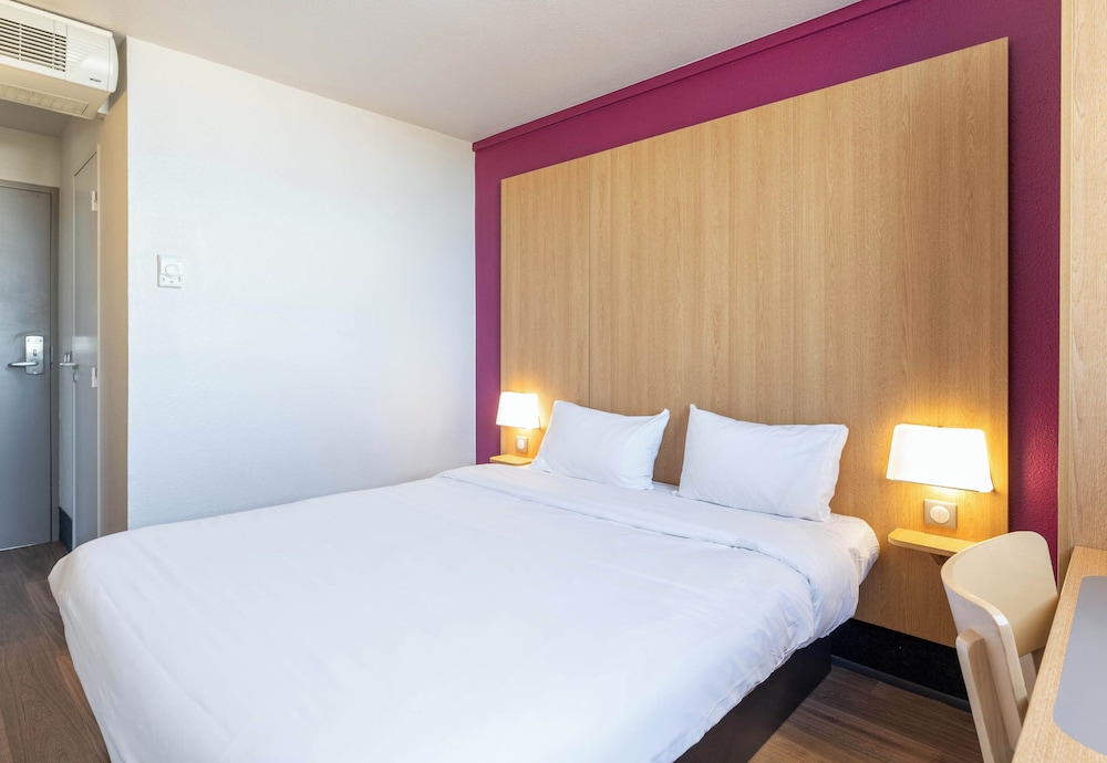 ROOM, DOUBLE BED, SMOKING
