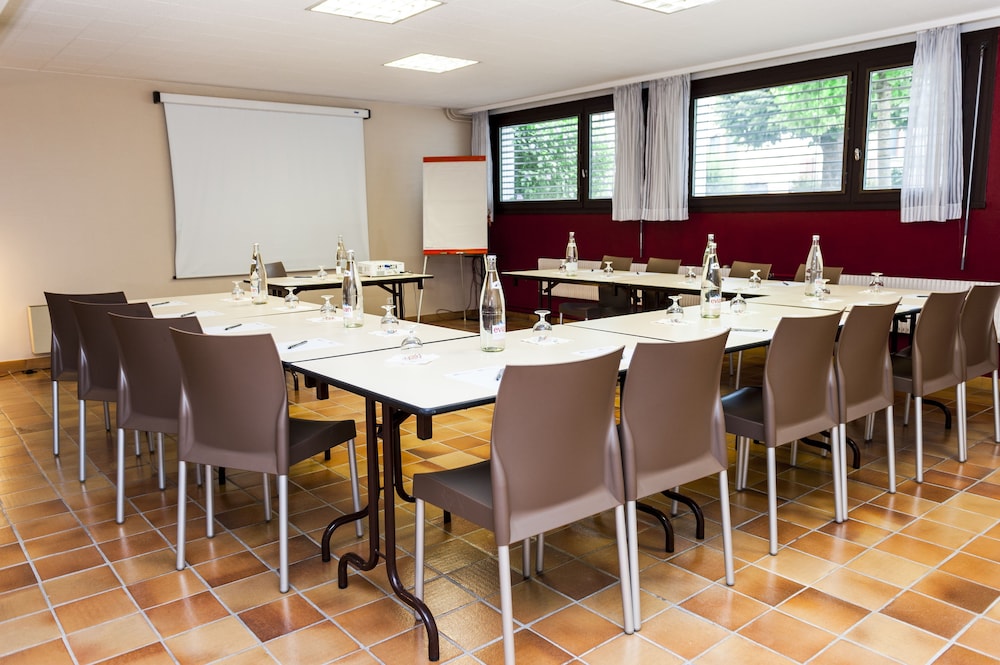 Brit Hotel Cahors Le France 51/61
