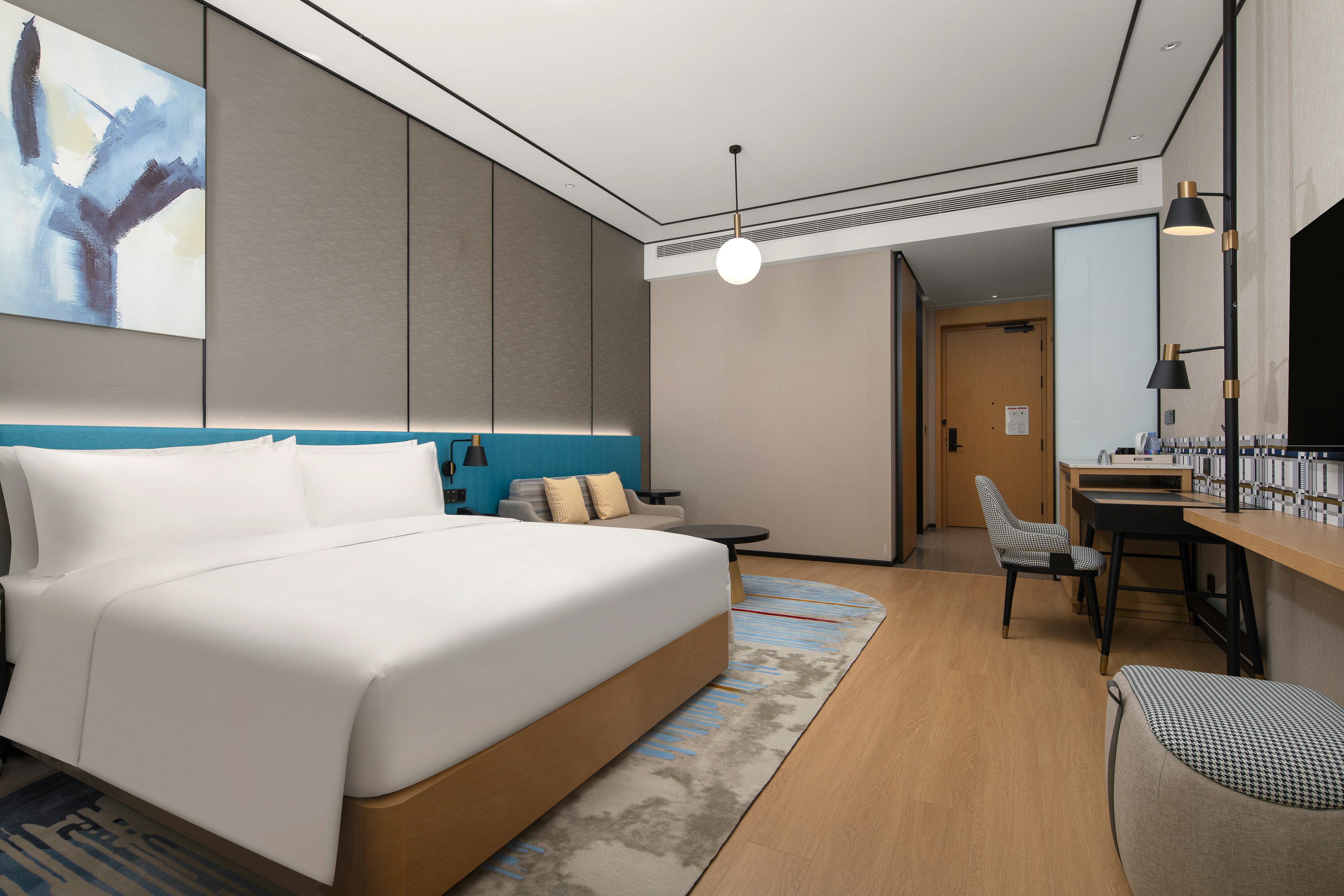 GUEST ROOM, KING BED, SOFA