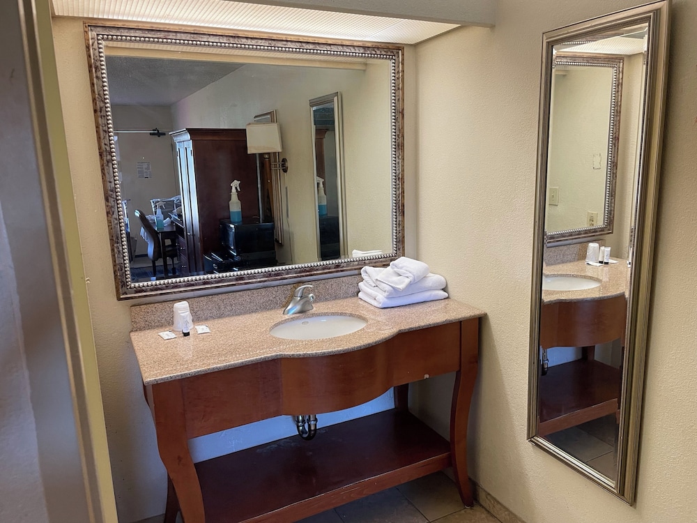 Red Lion Inn & Suites Hattiesburg 16/17