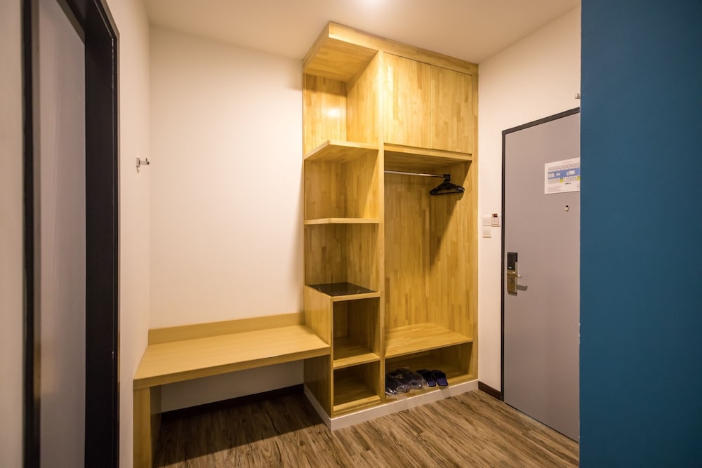 3-Plus Hotel 29/44