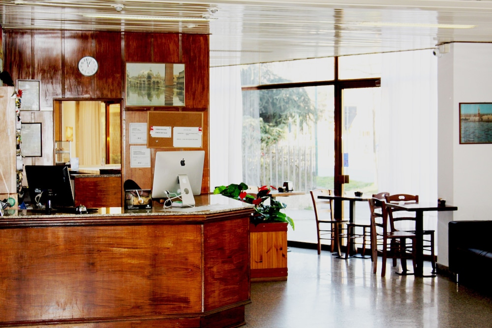 Hotel Colombo 6/59