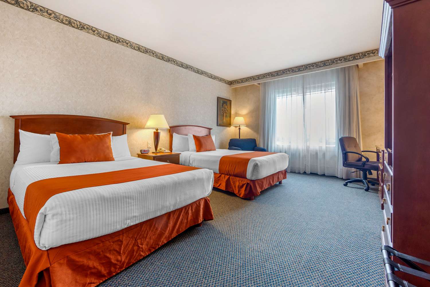 ROOM, 2 DOUBLE BEDS