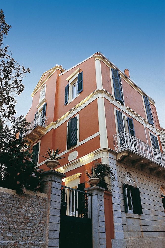 Siora Vittoria Boutique Hotel 4/48