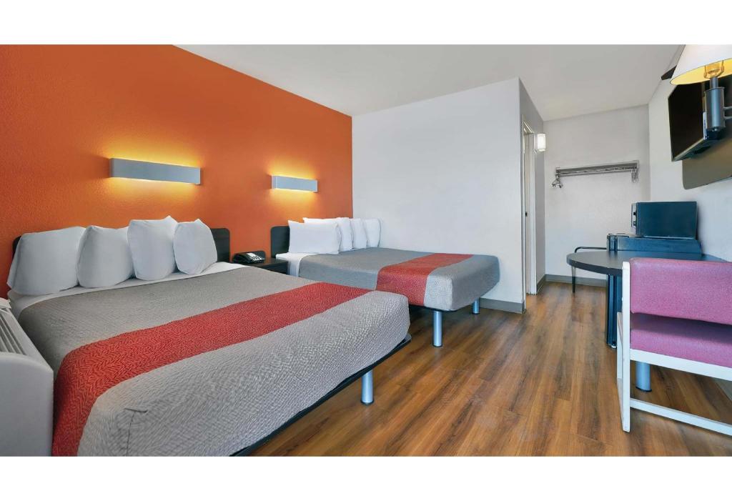 2 Full Beds - Non-Smoking، Motel6 Alamogordo, NM 4/10