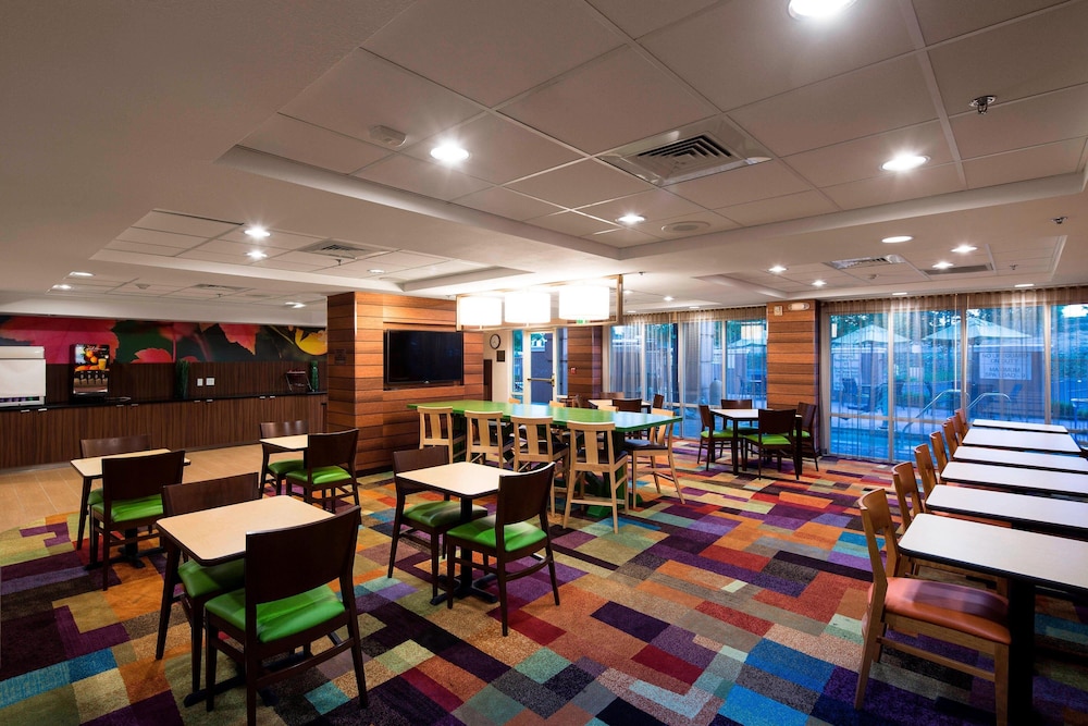 Fairfield Inn Suites Rancho Cordova 14/19