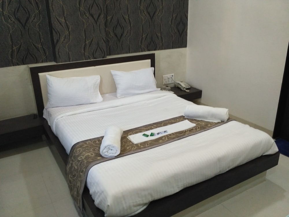Hotel Everest Inn 5/25