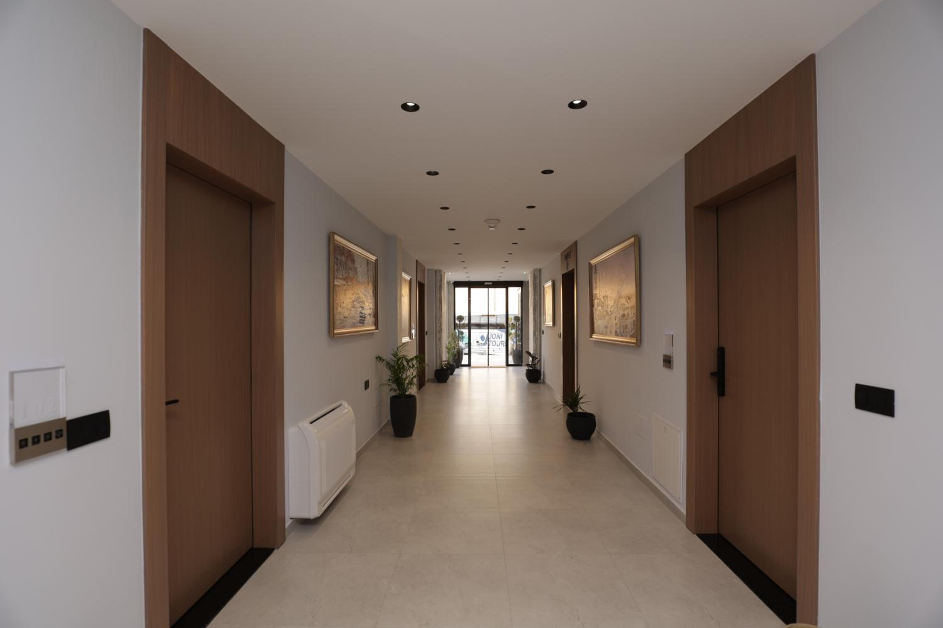 Residence Inn Tirana 6/28