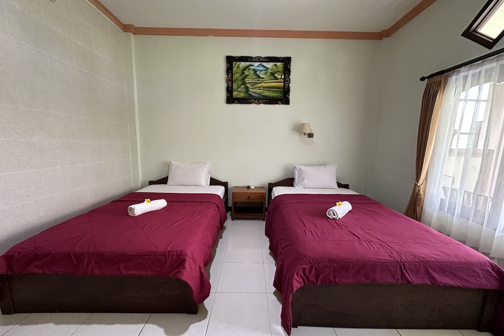 Standard, Twin Beds