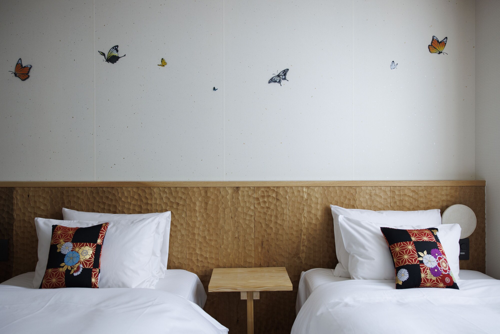 SUPERIOR, TWIN BEDS