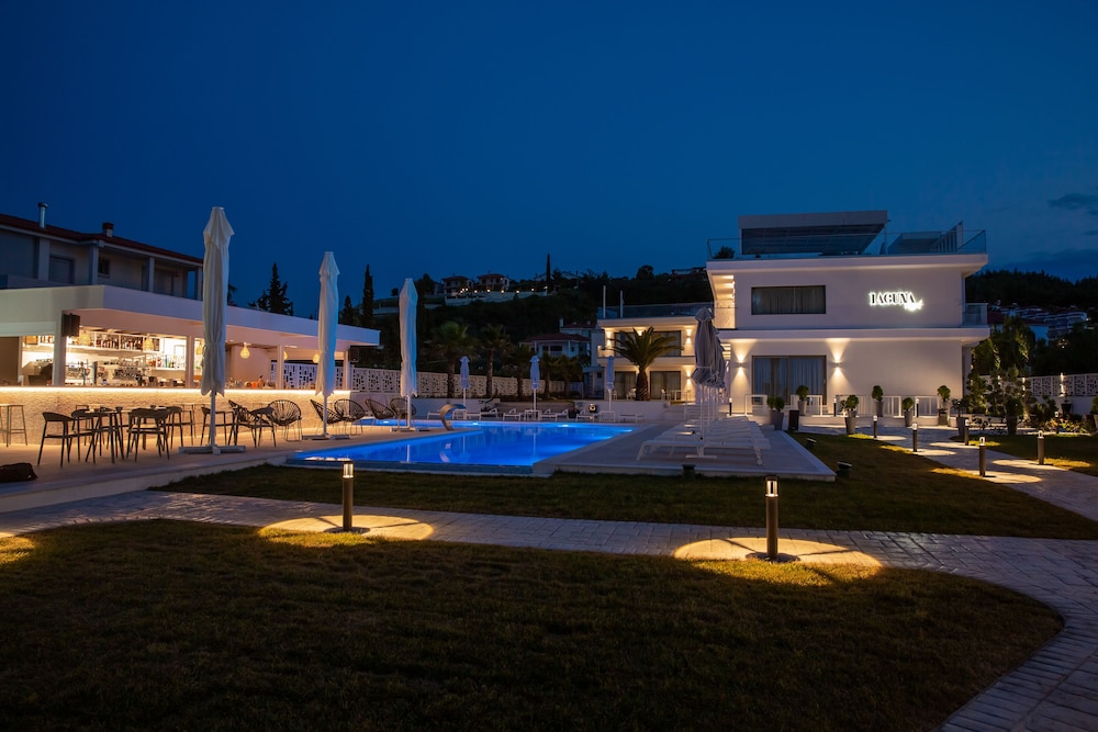 Laguna Resort 34/41