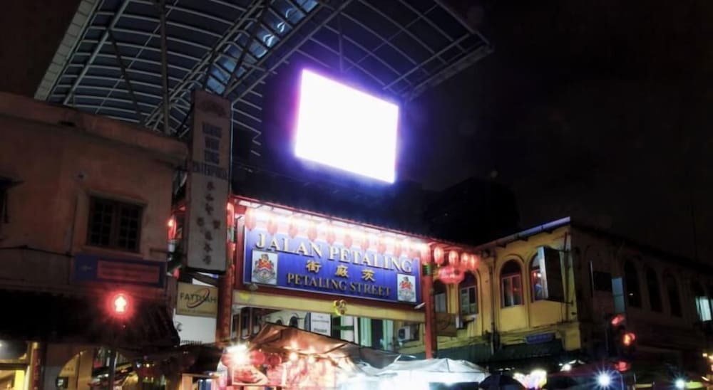 Leo Backpackers Central Market 3/44