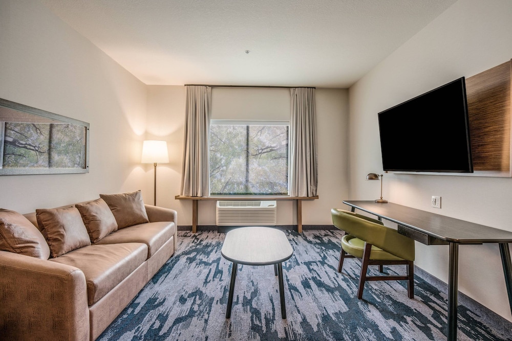 Fairfield Inn & Suites by Marriott Whitewater 25/38