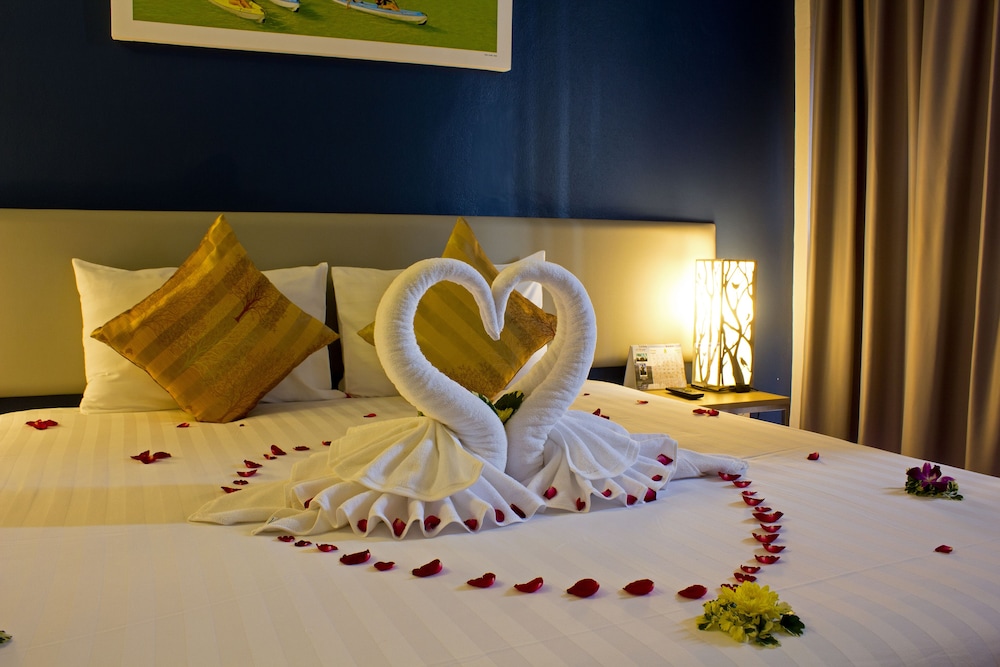 On Hotel Phuket 27/71