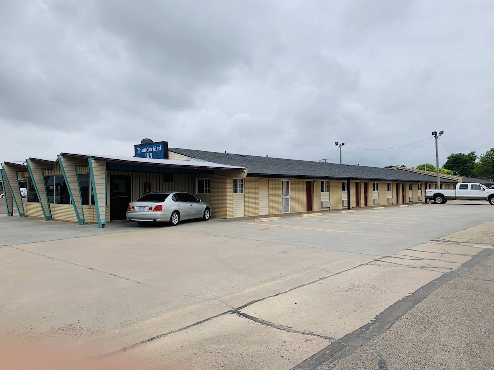 Thunderbird Inn 33/35