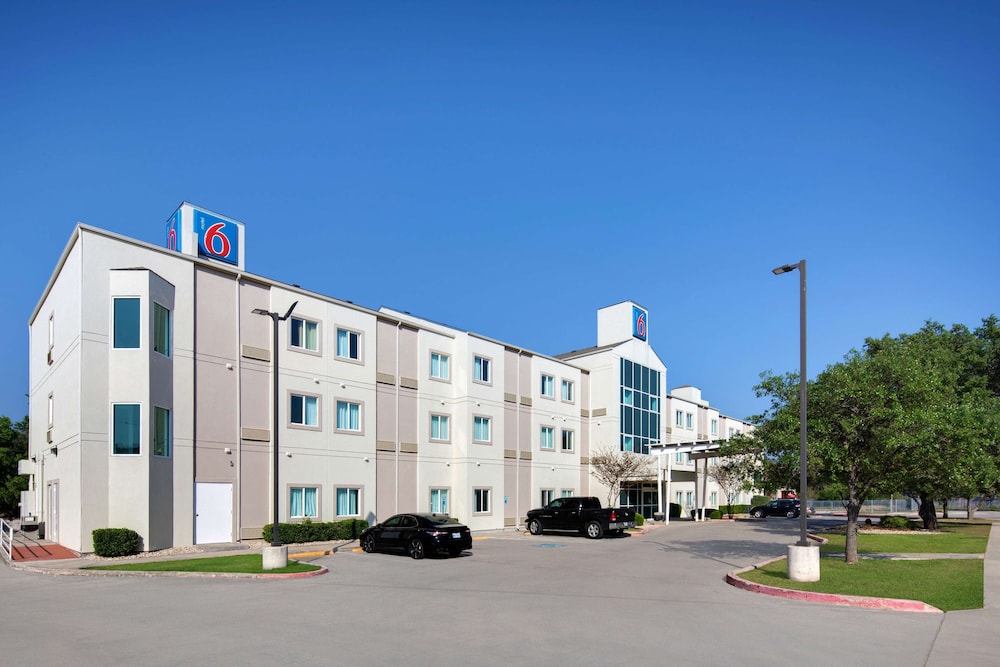 Motel6 San Antonio Tx Airport 49/60
