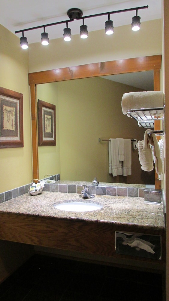 Spearfish Canyon Lodge 51/75