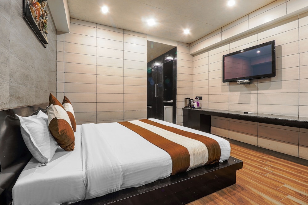 HOTEL GRAND SHIVA 24/50