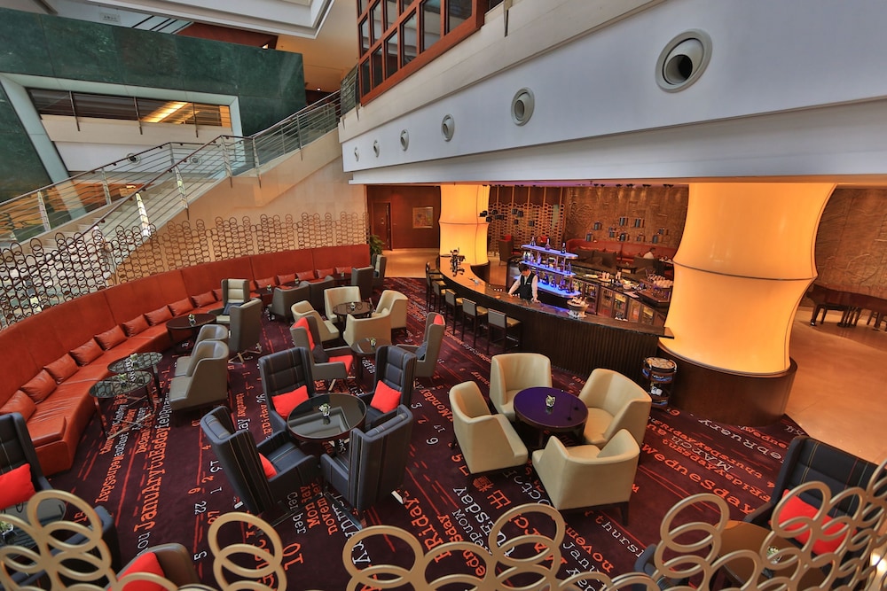 Crowne Plaza Shenzhen Futian 66/86