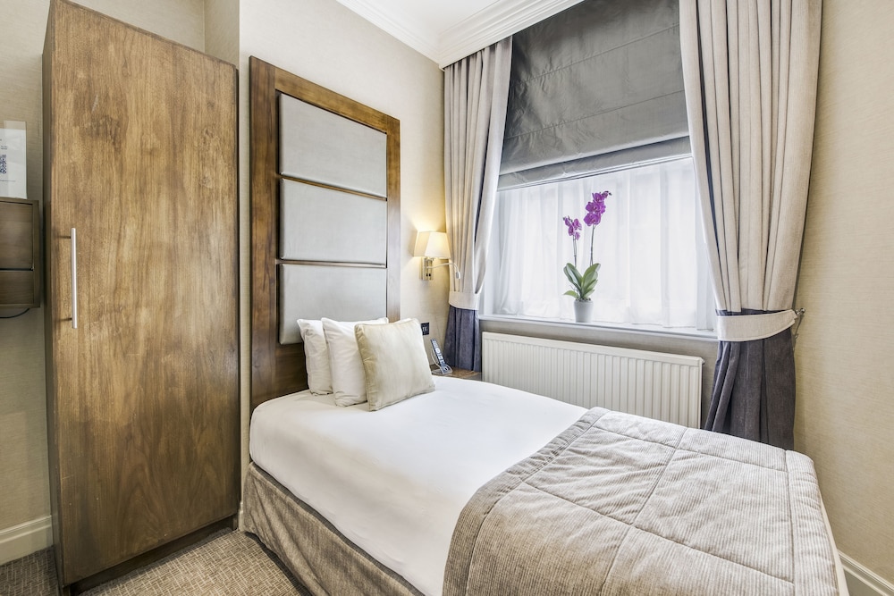 Langham Court Hotel 21/69