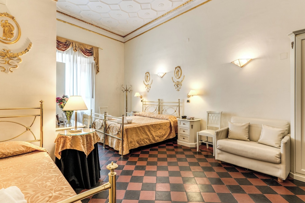 Hotel Labelle 74/91