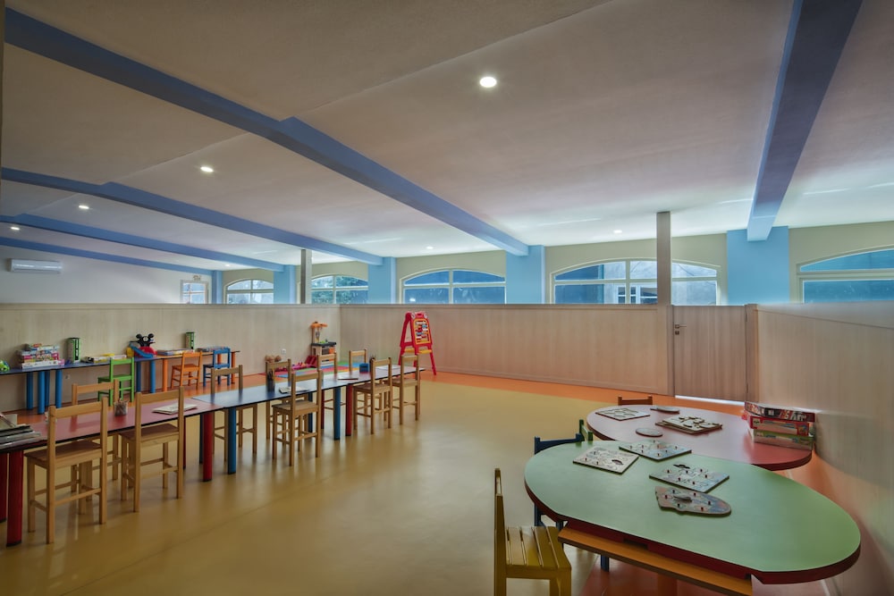 Pine Beach Hotel 59/73