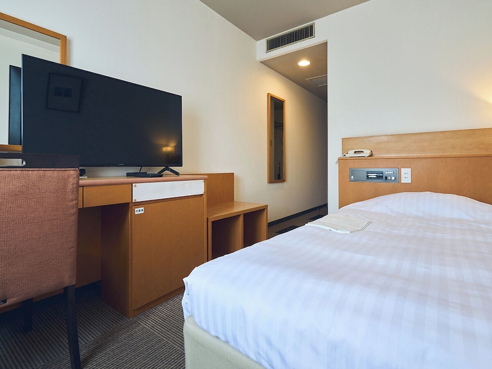 ROOM, SINGLE, SMOKING