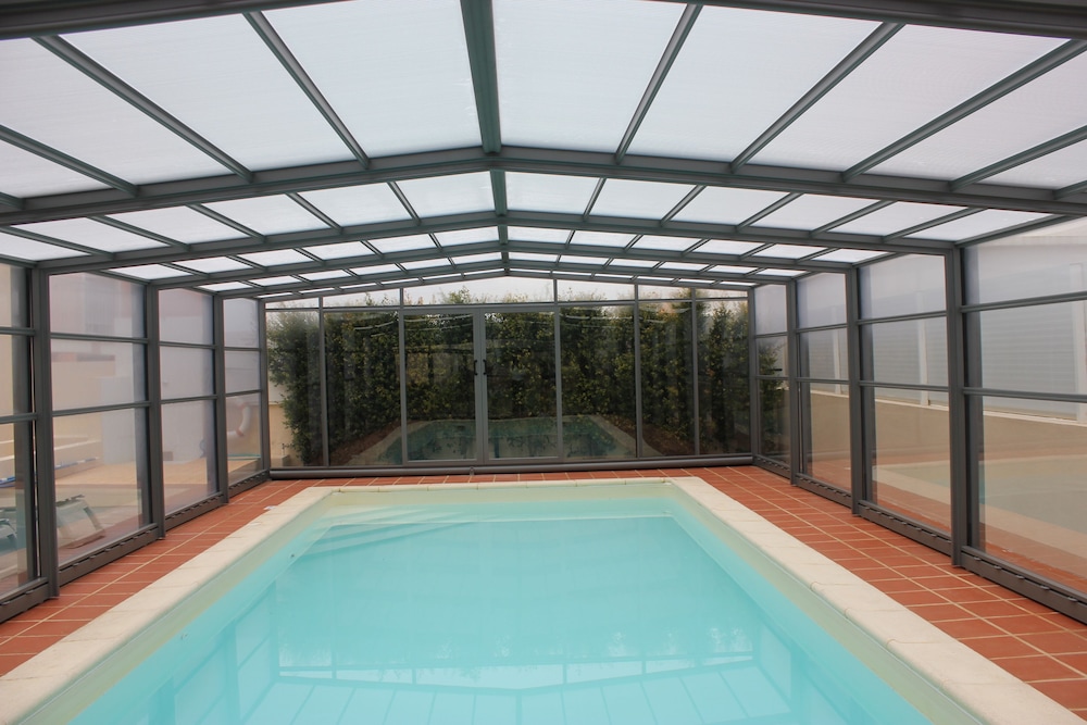 swimming pool spa