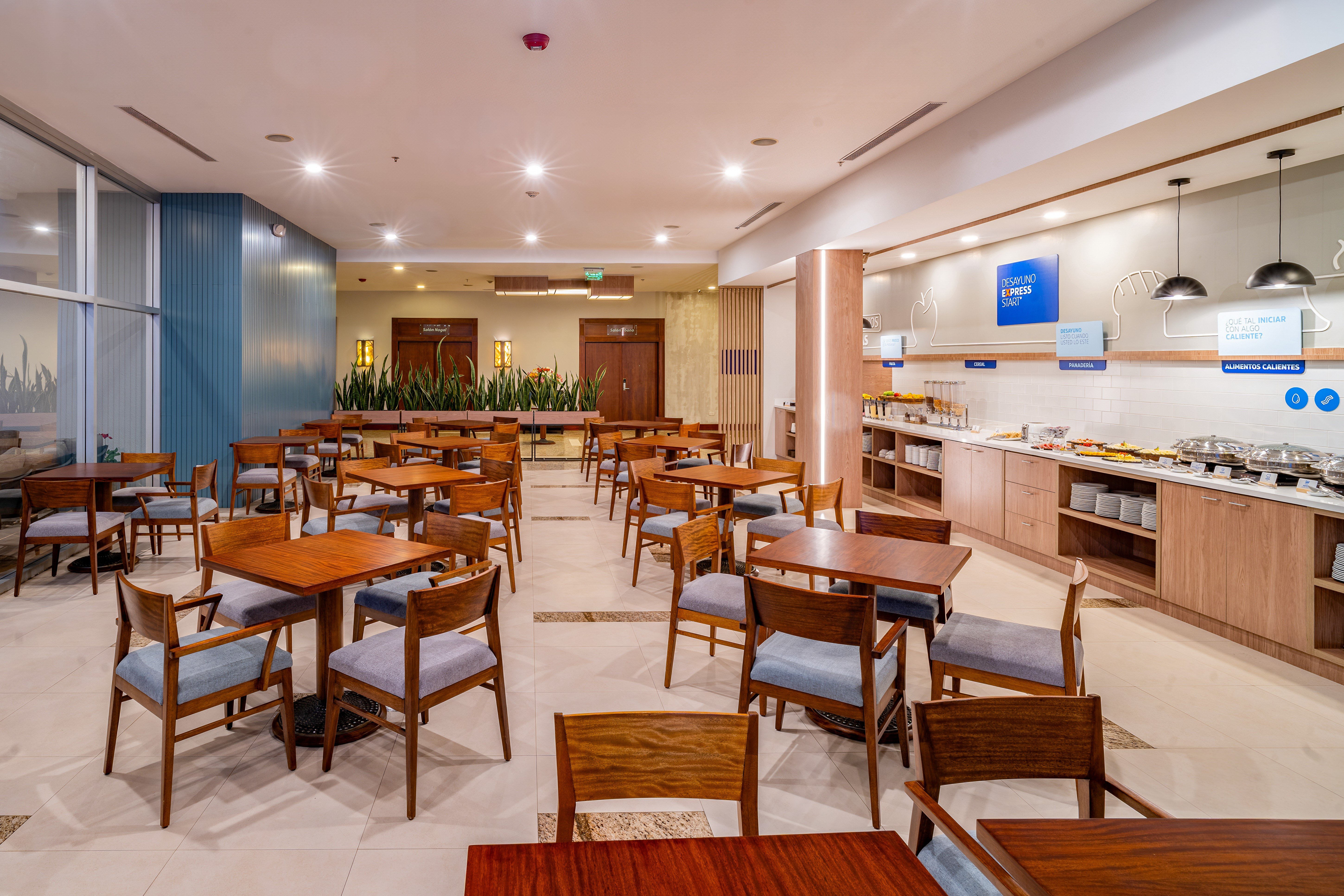 HOLIDAY INN EXPRESS QUITO 40/66