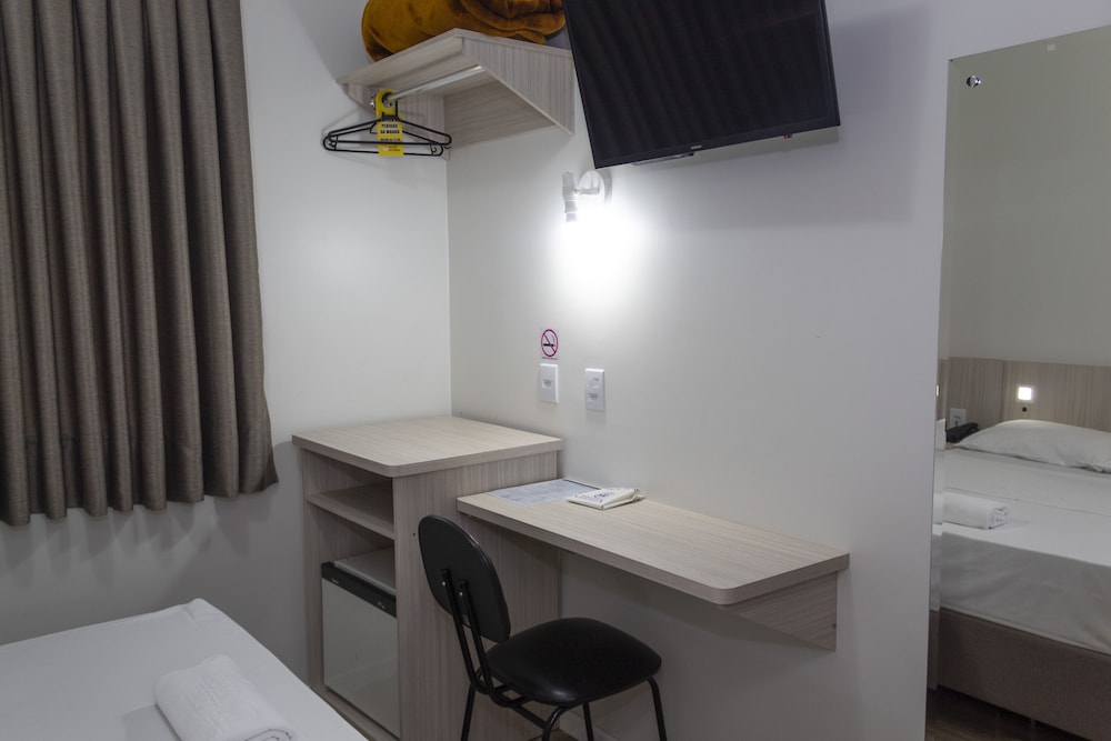 HOTEL VITORIA 42/43